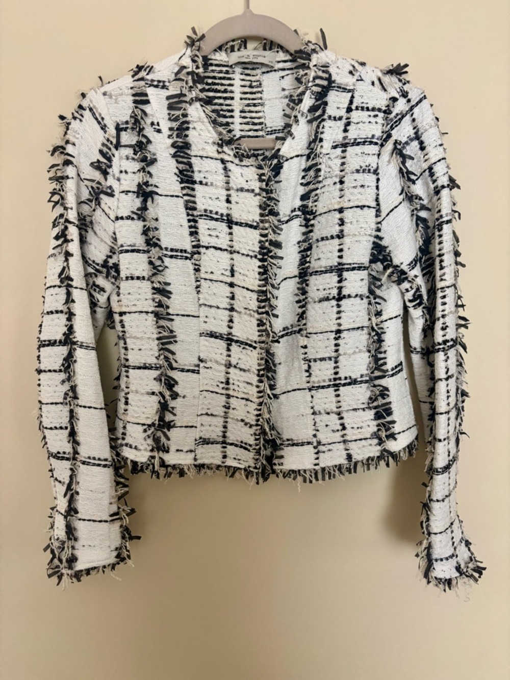 Lola & Sophie - Frayed Tweed Open-Front Fitted Jacket in White and Black - sz XS